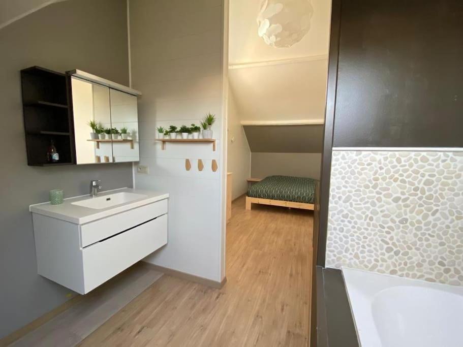 Villa Cosy Beachhouse Within Walking Distance Of The Sea De Haan Exterior foto